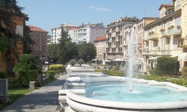 Tradizione e dialetto ad Acqui Terme: domenica sera l’ingresso gratuito per la 29ª edizione di “Na séira ticc ansèma”