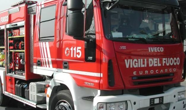 Fuga di gas, furgone in fiamme e motore surriscaldato: triplo intervento dei Vigili del Fuoco a Tortona