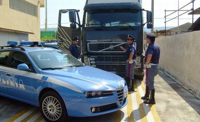 La Polizia di Alessandria intensifica i controlli contro il trasporto abusivo, già 5 nei guai