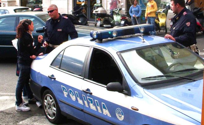 Undici minorenni casalesi denunciati dalla polizia per due rapine