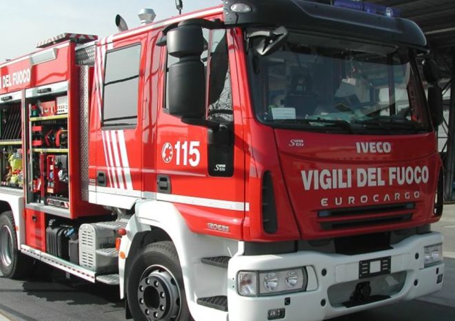 Incendio sull’A/7 alle porte di Tortona, brucia un camion