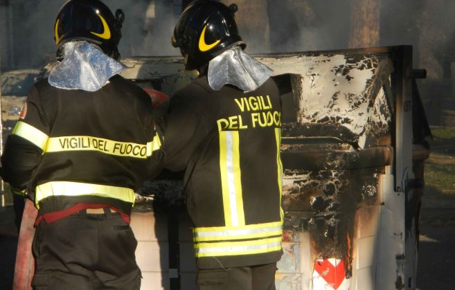 Ancora un cassonetto a  fuoco in Alessandria