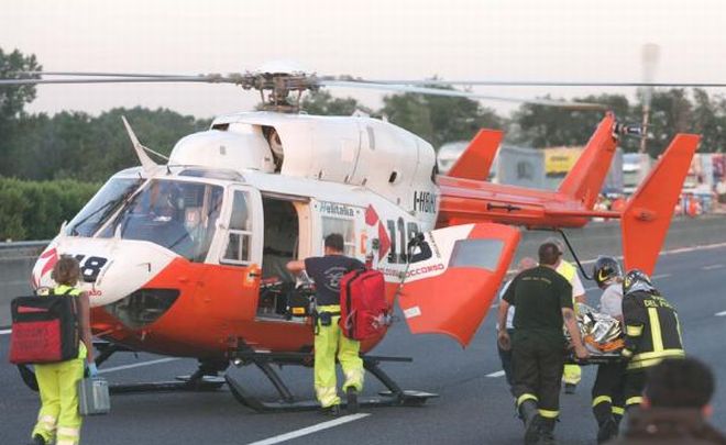 Con la Volvo si “pianta” sotto un camion alla periferia di Tortona, uomo di 55 anni in fin di vita