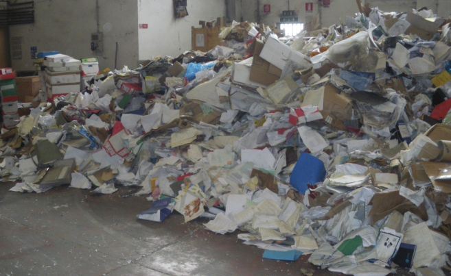 Azienda tortonese nei guai per aver stoccato 15 tonnellate di juta. Denunciata la titolare