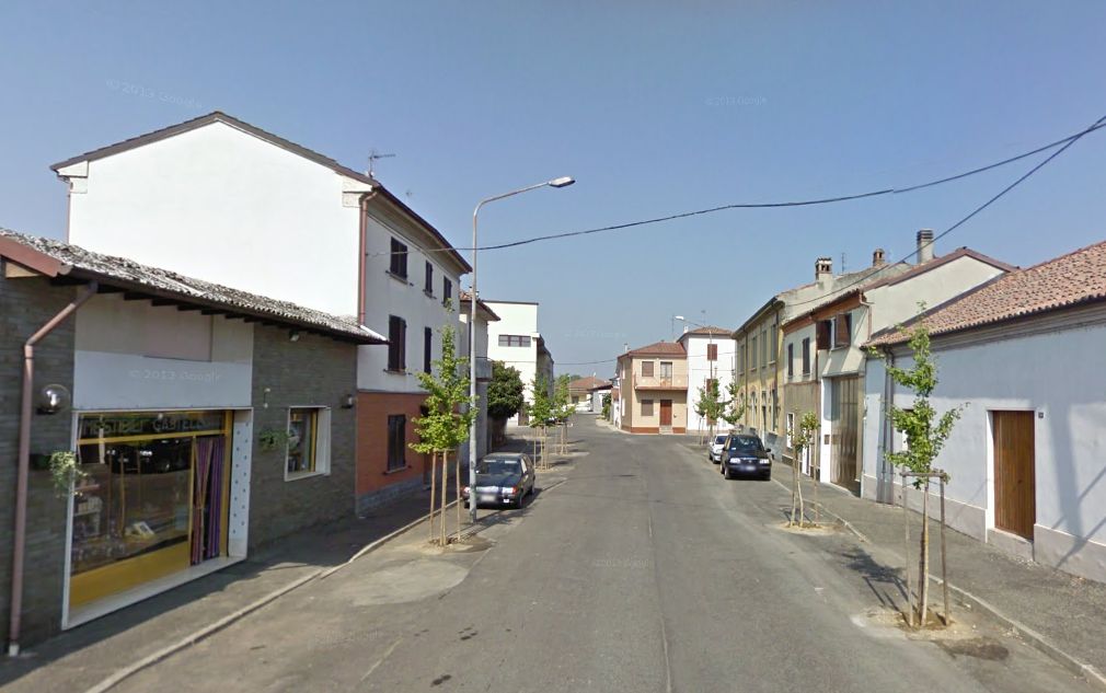 Brucia una casa a Sale in via Cavallotti, pensionato in ospedale