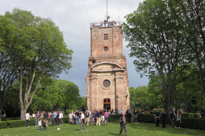 Un articolo su Tortona svela che ha latitudine da Capogiro che la Lega a Città Iconiche del Mondo
