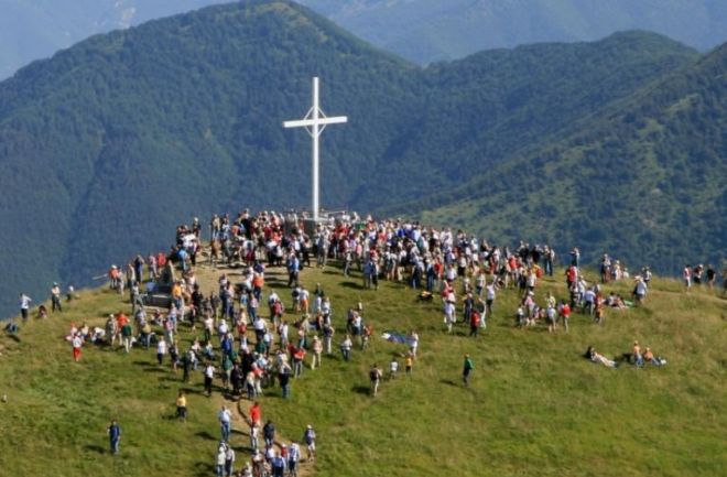 Il Vescovo Vittorio Viola domenica va sul monte Antola