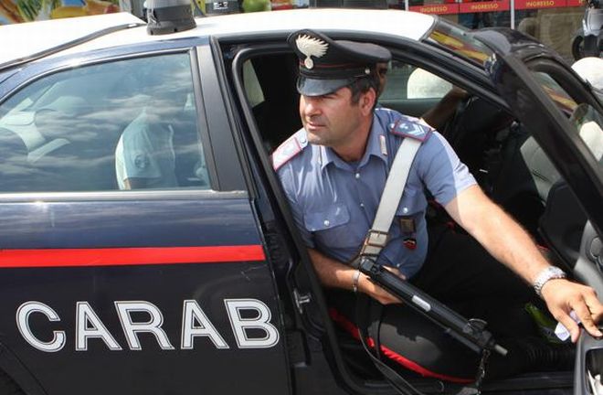 Valenza, due giovani italiani nei guai per droga