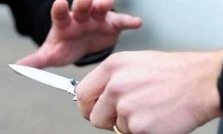 Notte di follia ad Arquata Scrivia: accoltella il vicino di casa e lui risponde a colpi di scacciacani