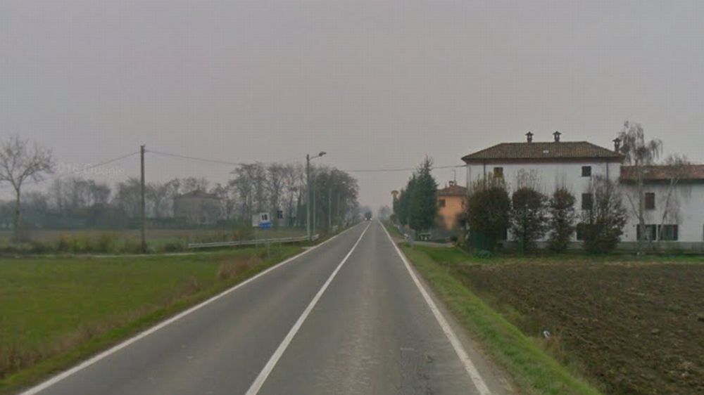 Tortona, schianto nella notte sulla statale per Sale, muore una donna di 34 anni