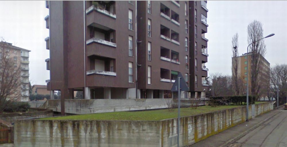 Paura a Tortona per una bambina rimasta chiusa in casa in via Matteotti