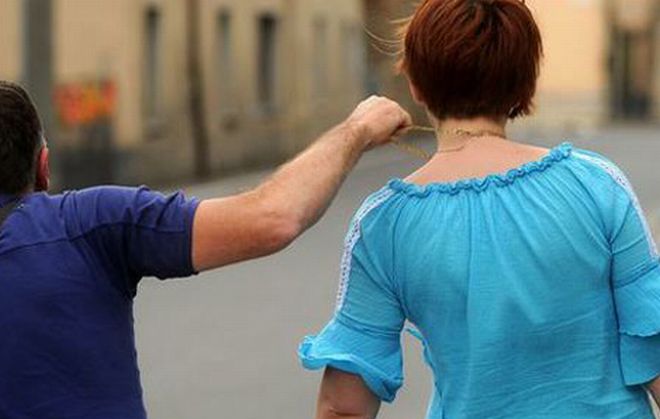 Donna aggredita da due stranieri a Ventimiglia, inseguiti e arrestati dalla Polizia