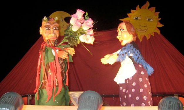 Viaggiare a teatro: nel weekend dell’Altro Monferrato tornano gli spettacoli in treno e l’arte dei burattini