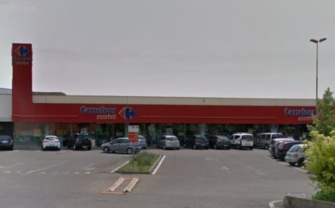 Il Carrefour di Tortona apre 24 ore su 24. I sindacati protestano