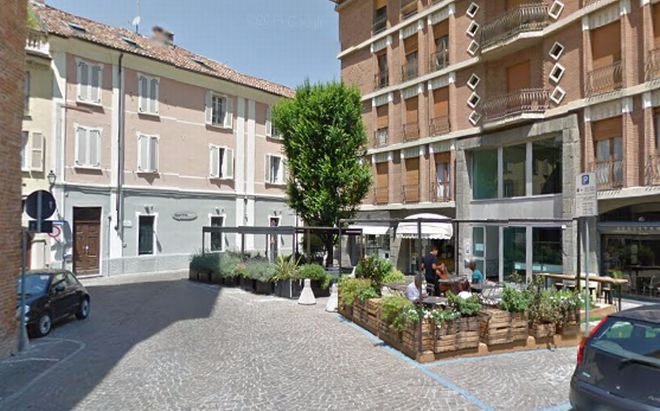 Tortona vara l’isola pedonale dietro il Duomo