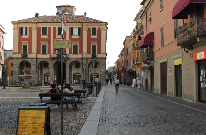 Tortona: in piazza Malaspina il nuovo mercato agricolo di Confagricoltura e Cia Alessandria