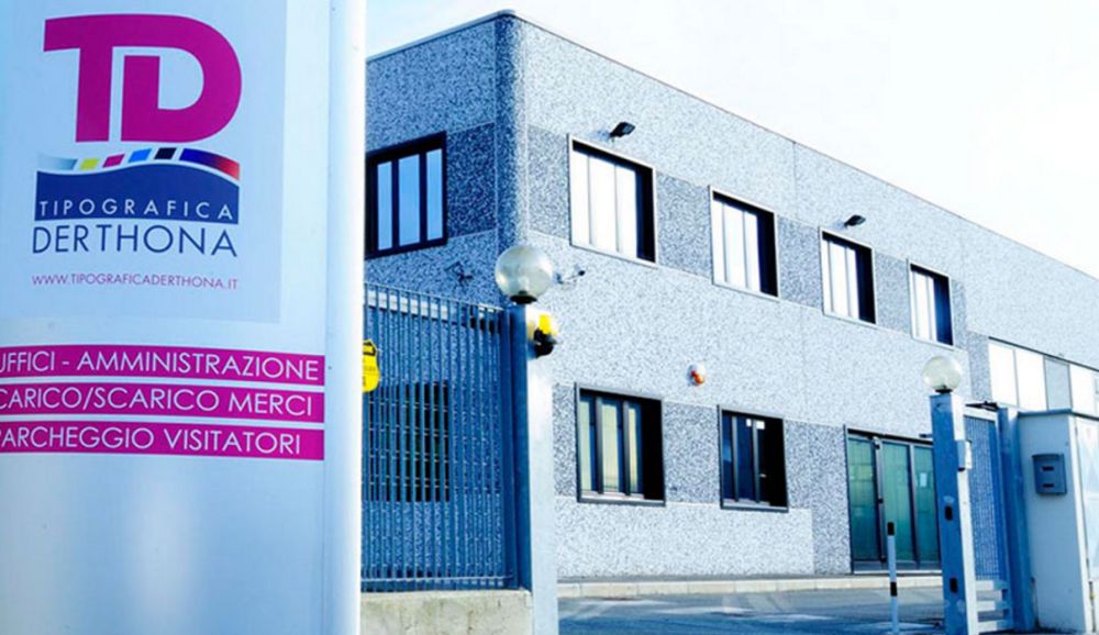 Incendio nella notte alla Tipografica Derthona, 5 ore di lavoro per i pompieri