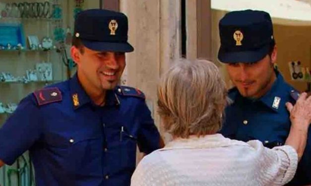 Spacciandosi per poliziotti entrano nelle case a rubare, la Questura dà l’allarme