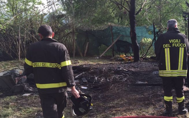 Isola sant’Antonio, brucia una baracca sul Po