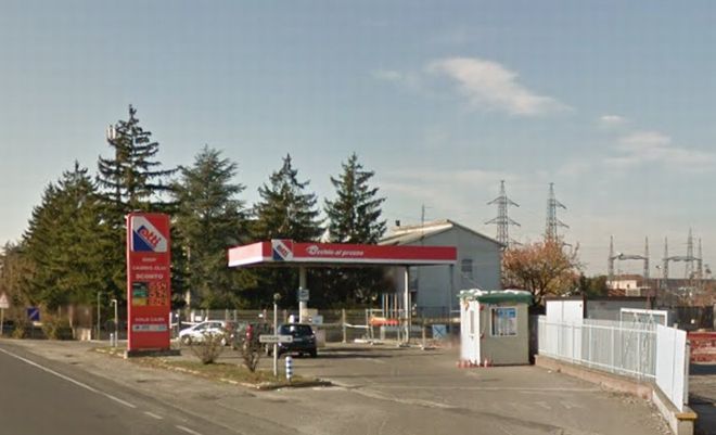 A Tortona brucia un campo dietro il distributore Ratti e un altro incendio a Villaromagnano