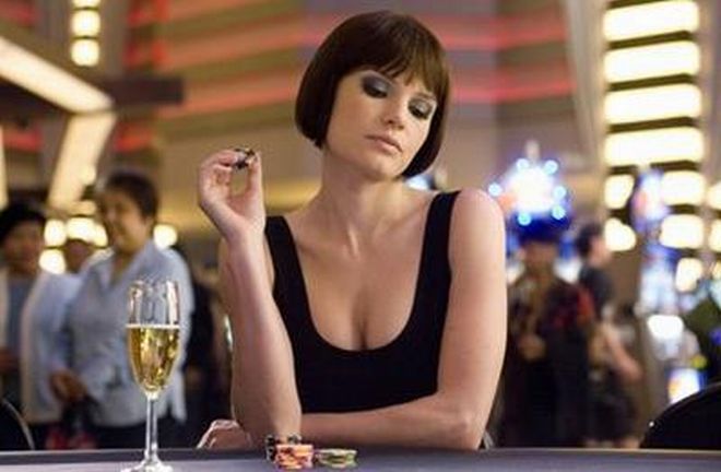 Storia di una tortonese snob che entra in un bar del centro e rompe le scatole tutti