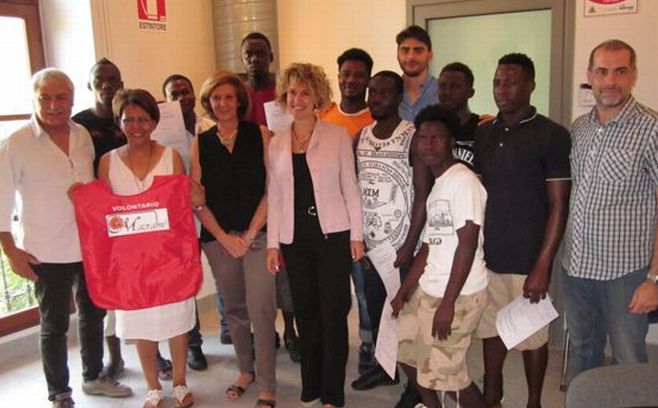 A Tortona continua la pulizia effettuata da 12 profughi nell’ambito del progetto Macramé