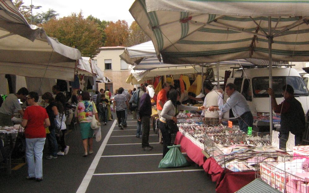 Tortona città quasi normale a parte qualche limitazione per il Coronavirus. E domani il mercato ci sarà