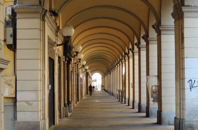 Da anni a Tortona si parla di crisi del Commercio, ma cosa fanno i commercianti per risolverla? Dove sono i fatti?