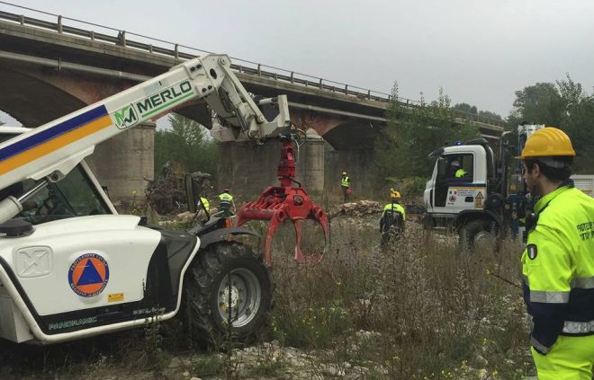 Tortona, con la scusa dell’esercitazione, la Protezione Civile ha pulito lo Scrivia