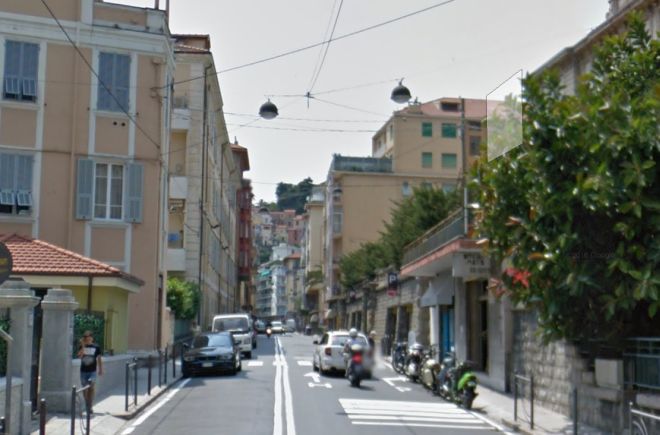 Sanremo, accoltellamento in pieno centro in via Volta, straniero grave in ospedale