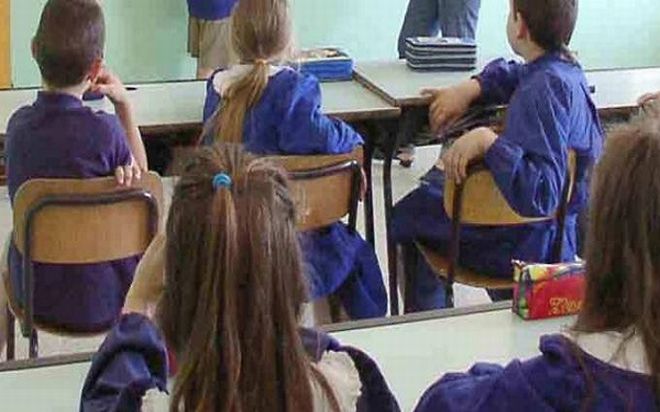 Nelle scuole del Golfo Dianese gli alunni della scuola media possono uscire e tornare a casa da soli a condizione che i genitori li autorizzino sollevando al scuola da ogni responsabilità
