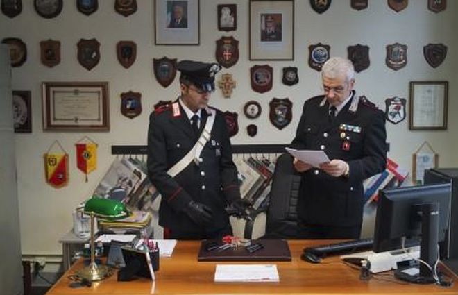 Casale Monferrato, cammina con una pistola carica, arrestato un italiano