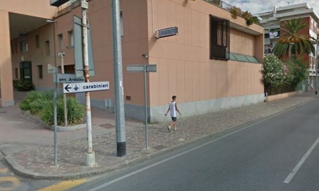 I carabinieri di Diano Marina hanno bloccato due imperiesi con un motorino rubato in città