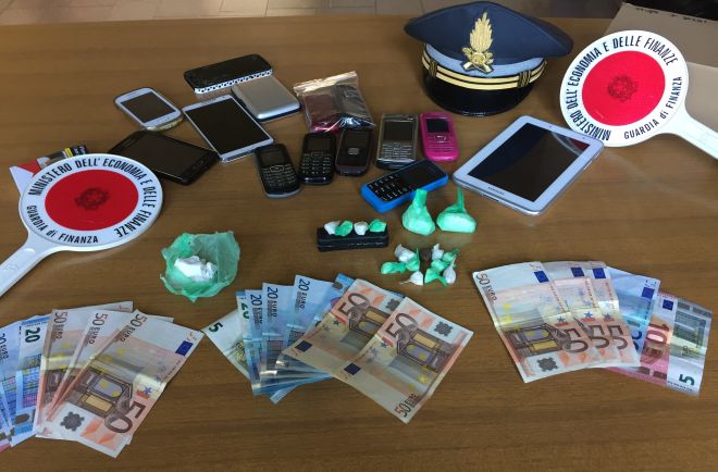 La Finanza di Novi Ligure sequestra cocaina e arresta due nordafricani