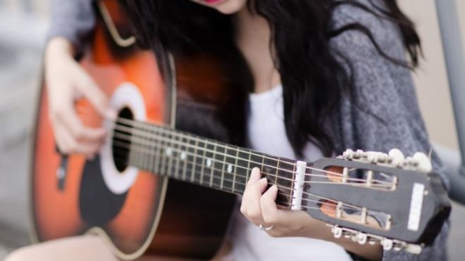 Domenica concerto gratuito di chitarra al Circolo di Lettura di Tortona