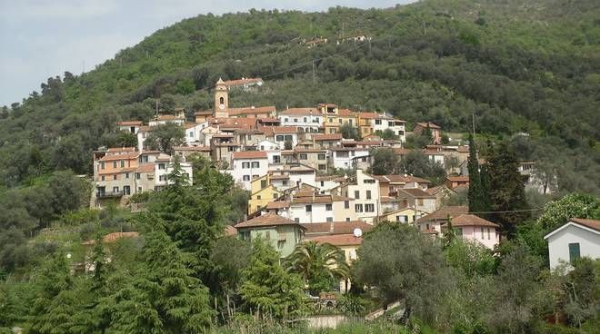 Frana tra Diano San Pietro e Diano Borganzo, provinciale chiusa