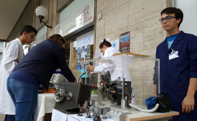 Il Marconi alle Bancarelle scientifiche, iniziativa finanziata dalla Fondazione Cassa Risparmio di Tortona
