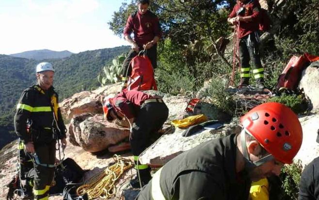 I Vigili del Fuoco di Ovada salvano un escursionista caduto in una scarpata