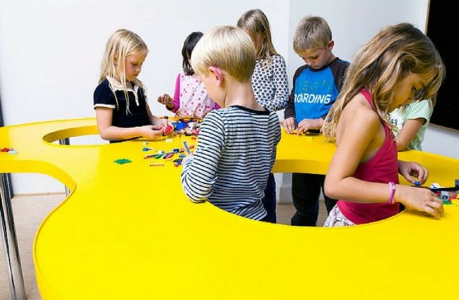 Nelle scuole dianesi un’ora alla settimana si potrebbe insegnare l’empatia per avere adulti più felici