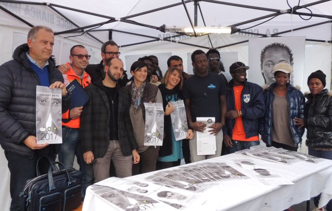 A Imperia una volta i calendari ritraevano le bellezze del posto, adesso gli immigrati africani