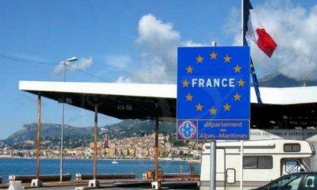 Ventimiglia. 15 extracomunitari stipati nel retro di un veicolo. Arrestato il conducente