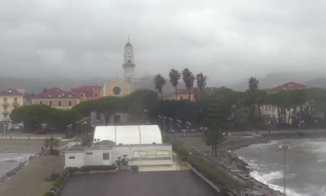 Maltempo, scatta l’allerta rossa in tutta la provincia di Imperia
