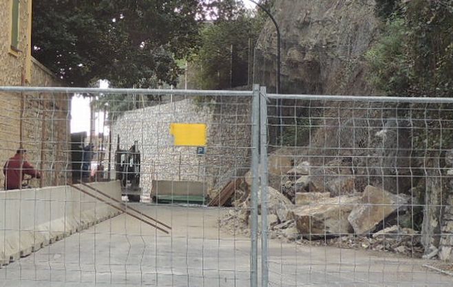 Prorogata di una settimana la chiusura di via Torino a Diano Marina per rimuovere i massi