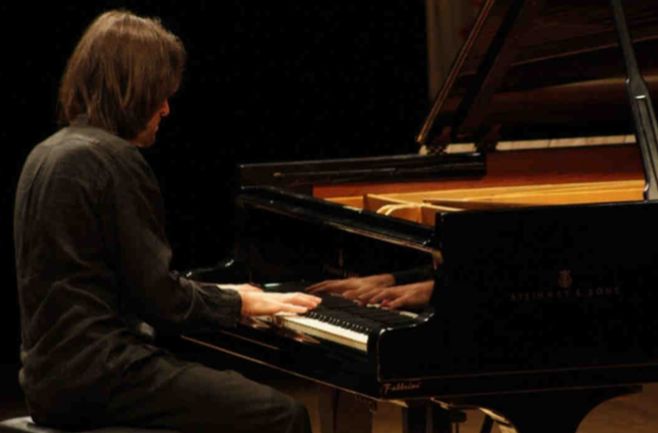 Alla Camera di Commercio un concerto gratis del pianista Miglietta per celebrare il Patrono di Imperia