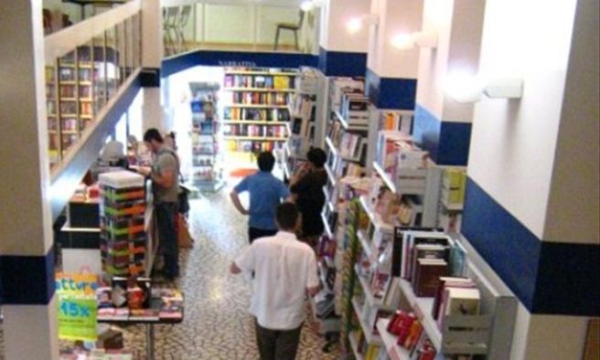 Sabato in omaggio alla Mondadori di Alessandria il racconto premiato al concorso letterario