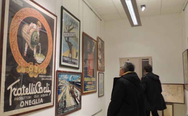 Bella mostra di Sergio Cecchinel sulla storia dell’Olio alla Biblioteca di Imperia, visitatela se potete