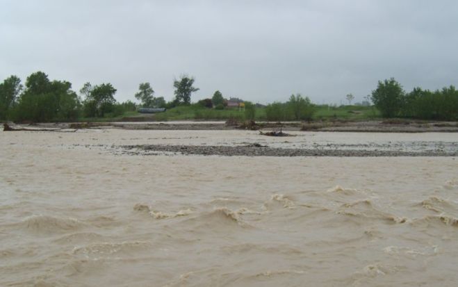 L’agenzia del Po sul livello del fiume ad Isola Sant’Antonio: “E’ raccomandata la massima prudenza”