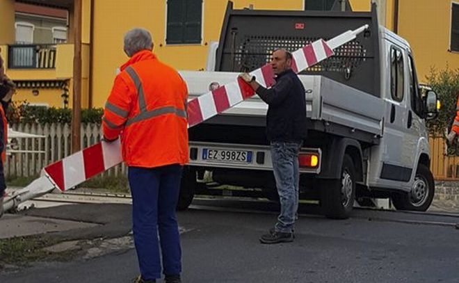 A Diano Marina si inizia a togliere le sbarre dai passaggi a livello che non funzionano più