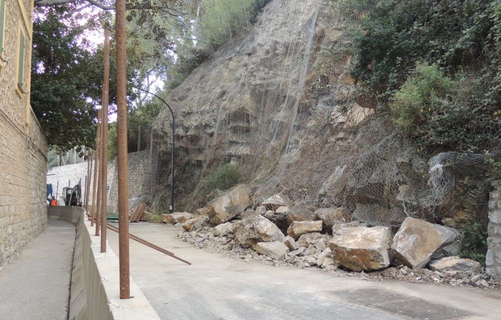 Costerà quasi 200 mila euro sistemare la frana in via Torino a Diano Marina. Una “mazzata” per le casse comunali!