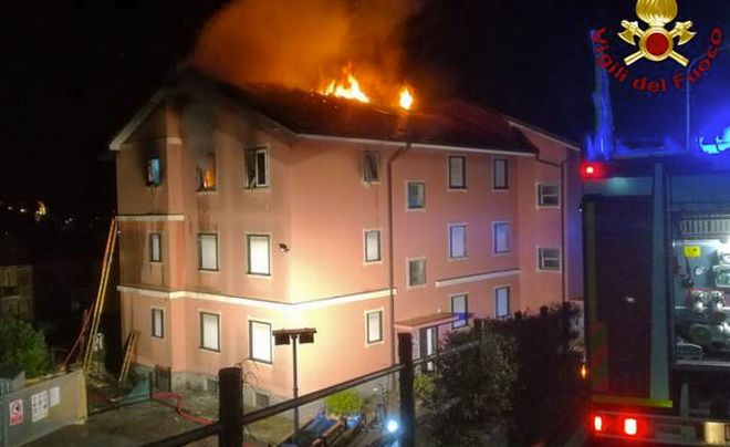Due donne di 69 e 86 anni muoiono asfissiate dal fumo di un incendio in una casa a San Bartolomeo